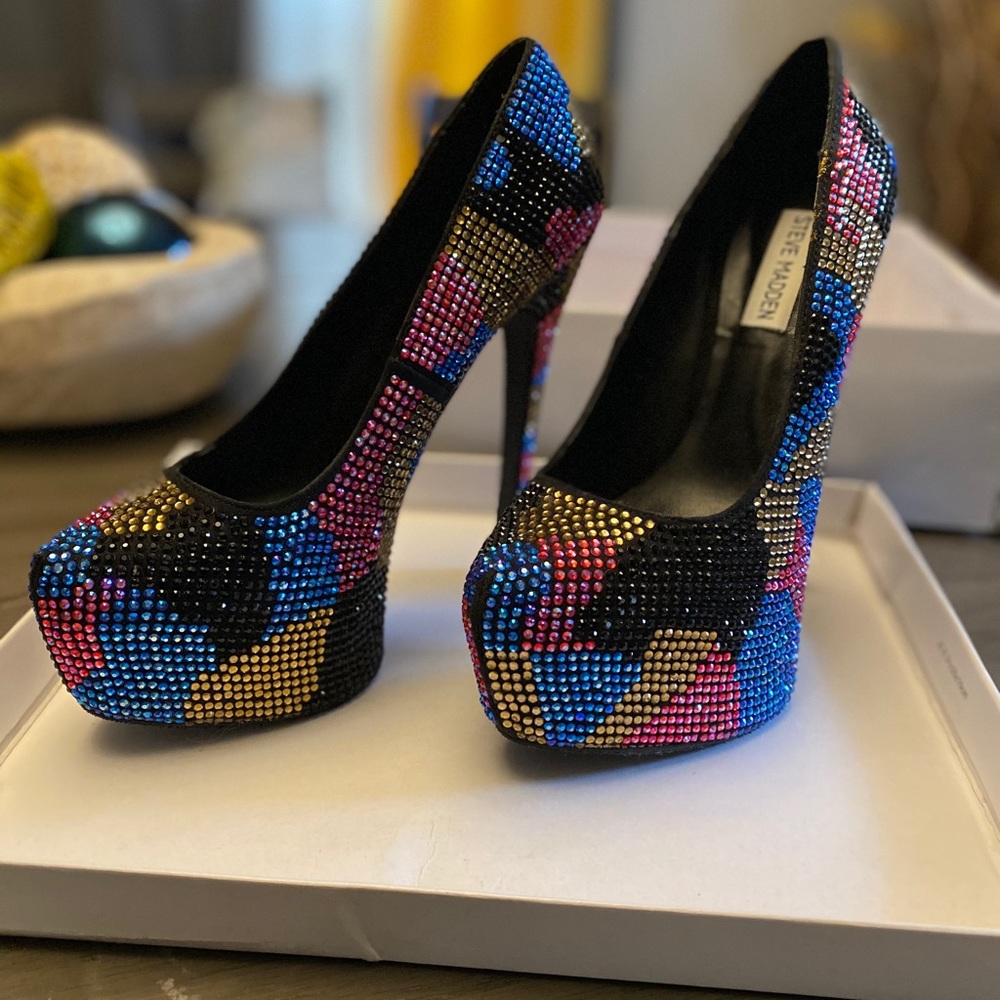 Steve Madden camo pumps